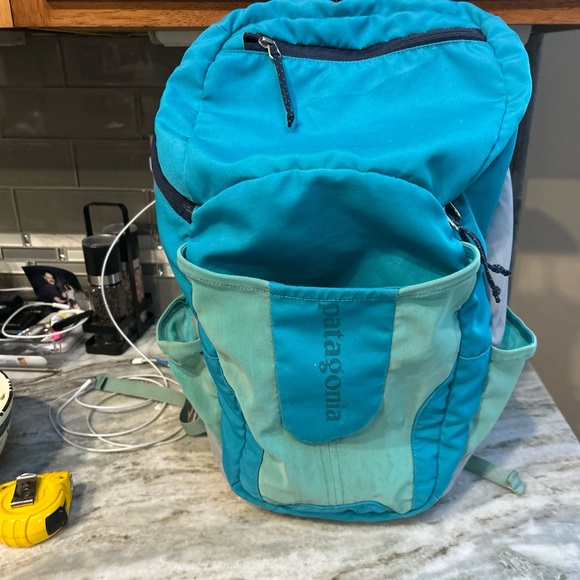 Patagonia Handbags - Patagonia Yerba 24L Backpack  Blue Teal Hiking Camping Unisex Padded Work School